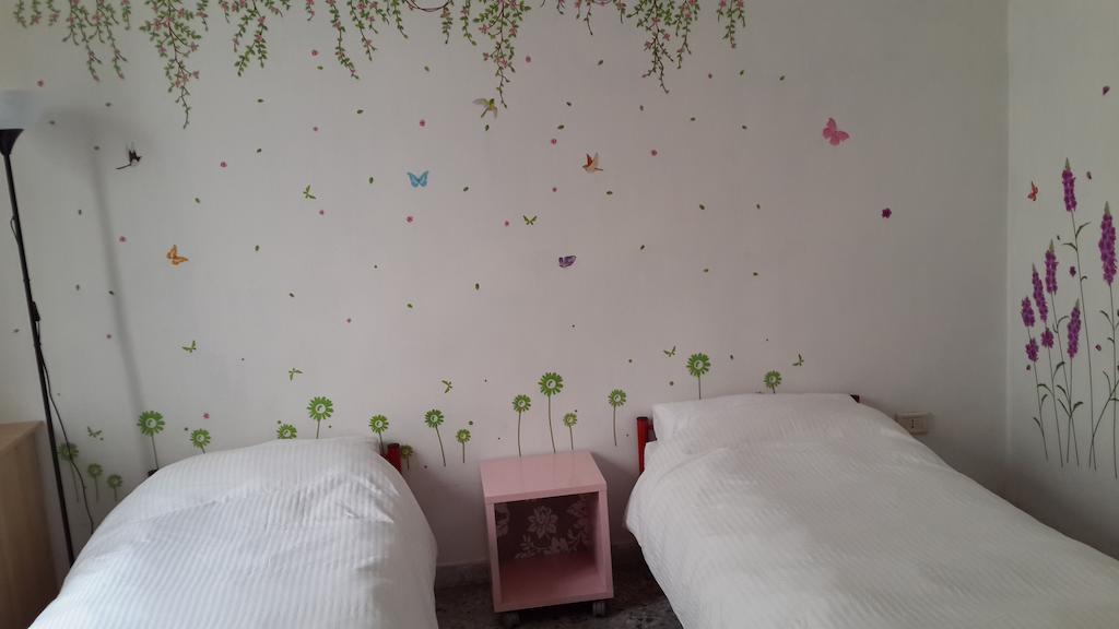 נאפולי Youthhome B&B מראה חיצוני תמונה